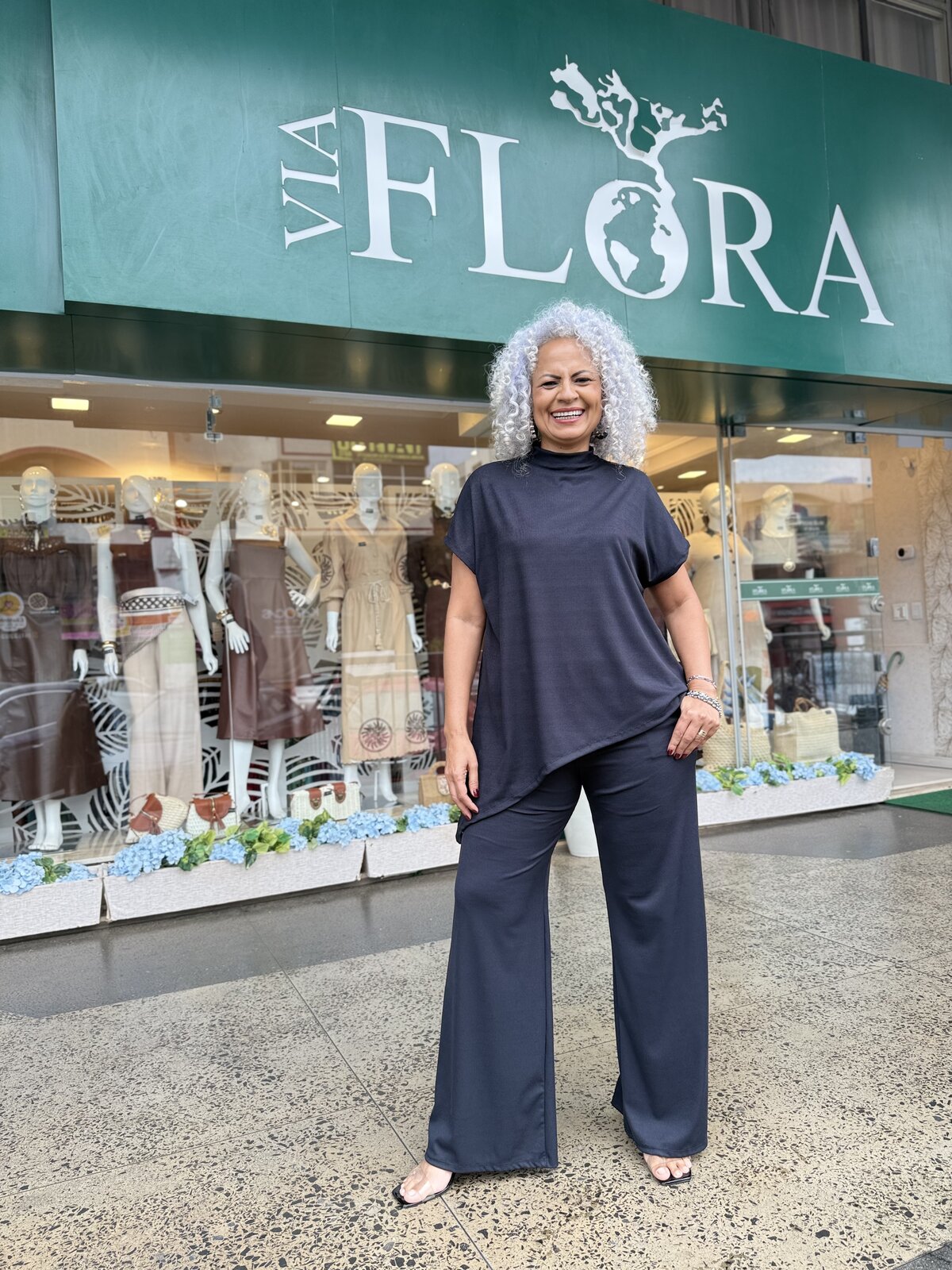 Peças e acessórios em tons neutros